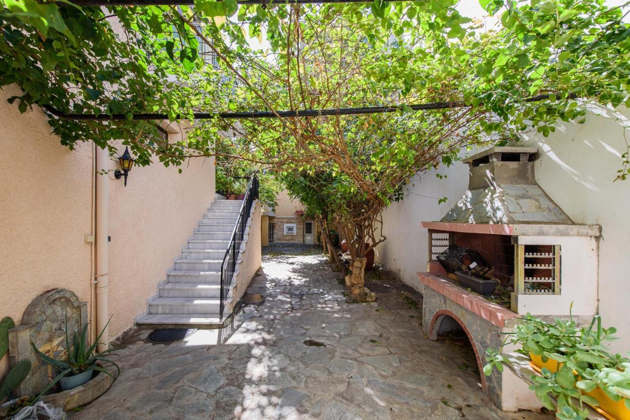 Aegina'S Flowers House מראה חיצוני תמונה